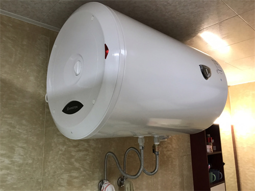 电热暖手器怎么排气_电热水器安全阀_电热暖手器的原理